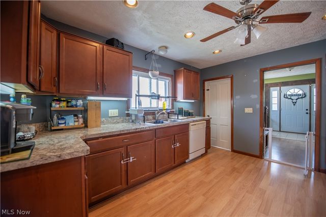 2605 Demington Avenue NW, Canton, OH 44708