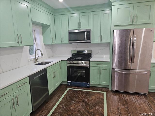 94 Briggs Avenue, Yonkers, NY 10701