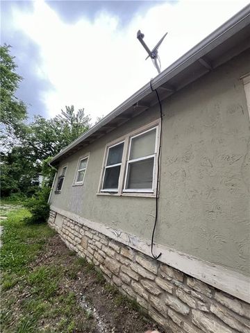 5808 Garfield Avenue, Kansas City, MO 64130