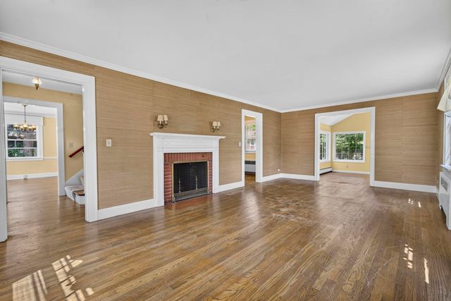 831 Maple Street, Manchester, NH 03104