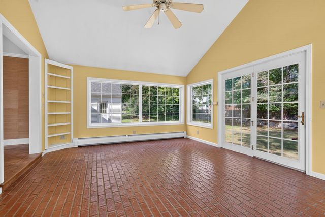 831 Maple Street, Manchester, NH 03104
