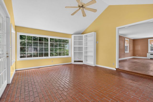 831 Maple Street, Manchester, NH 03104
