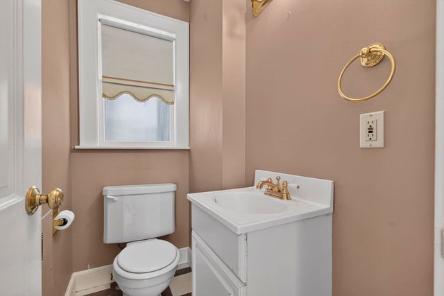 831 Maple Street, Manchester, NH 03104