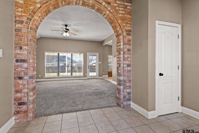 107 Sweet Pea, Mt Pleasant, TX 75455