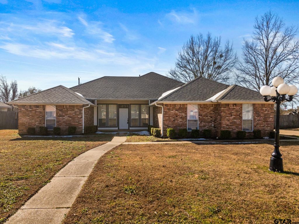 107 Sweet Pea, Mt Pleasant, TX 75455