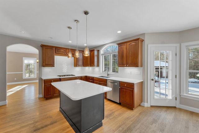 2 Caverno Drive, Lee, NH 03861