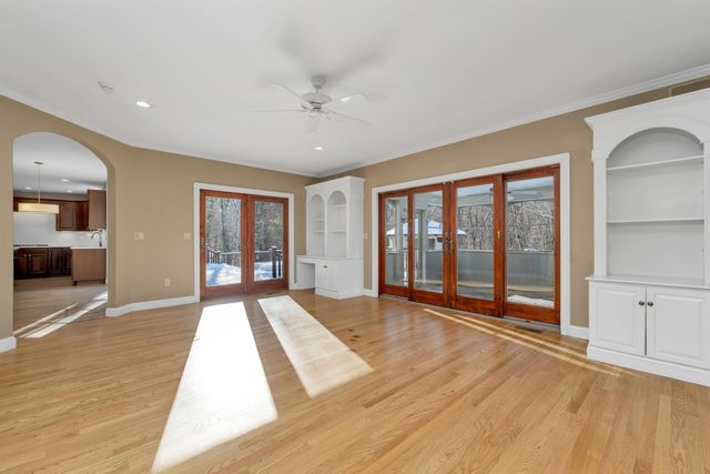 2 Caverno Drive, Lee, NH 03861