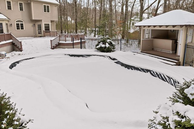 2 Caverno Drive, Lee, NH 03861