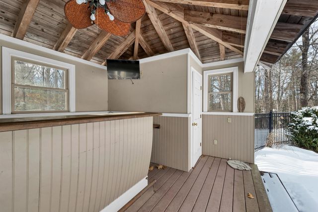 2 Caverno Drive, Lee, NH 03861