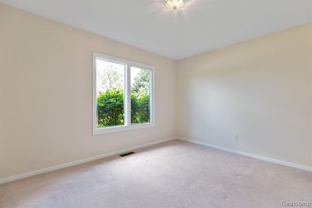 71064 Burlison Lane, Bruce, MI 48065