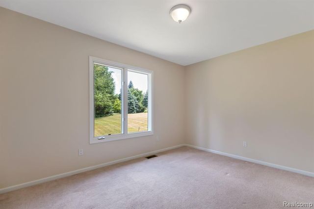 71064 Burlison Lane, Bruce, MI 48065