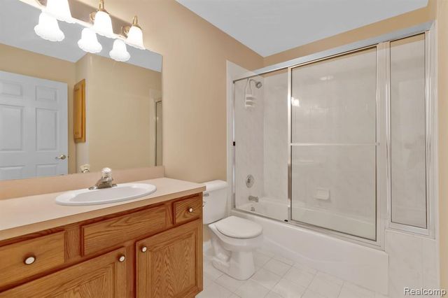 71064 Burlison Lane, Bruce, MI 48065