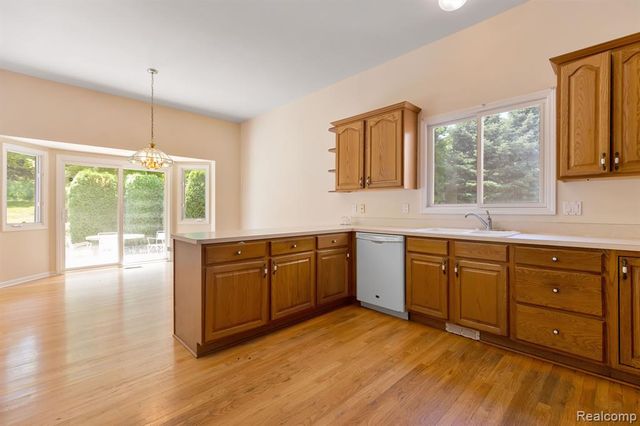 71064 Burlison Lane, Bruce, MI 48065