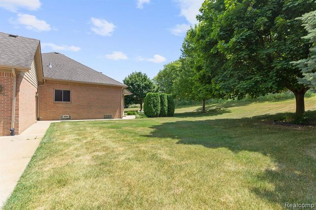 71064 Burlison Lane, Bruce, MI 48065