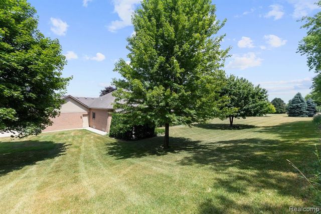 71064 Burlison Lane, Bruce, MI 48065
