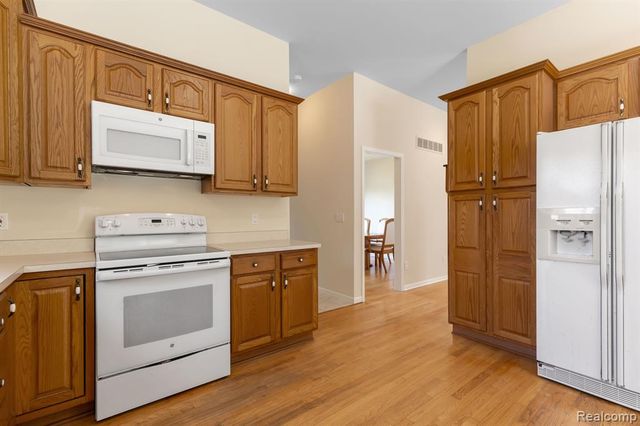 71064 Burlison Lane, Bruce, MI 48065