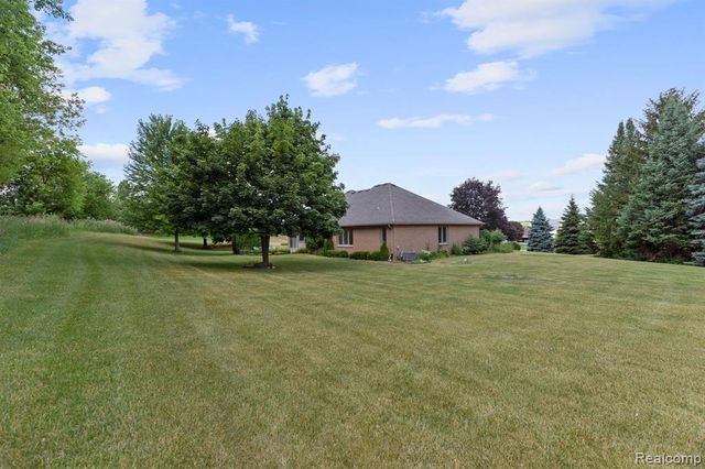 71064 Burlison Lane, Bruce, MI 48065
