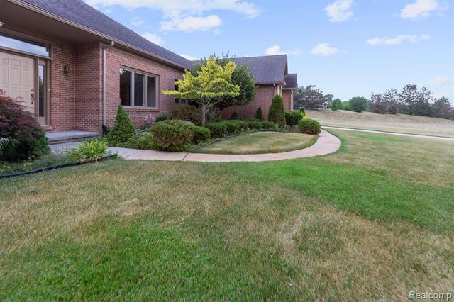 71064 Burlison Lane, Bruce, MI 48065