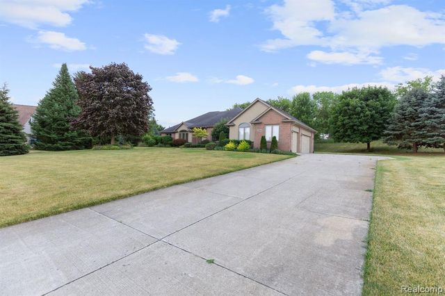 71064 Burlison Lane, Bruce, MI 48065