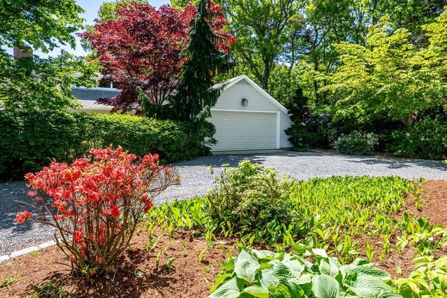 96 Greensward Rd, Mashpee, MA 02649