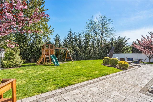 18 Eldorado Drive, East Northport, NY 11731