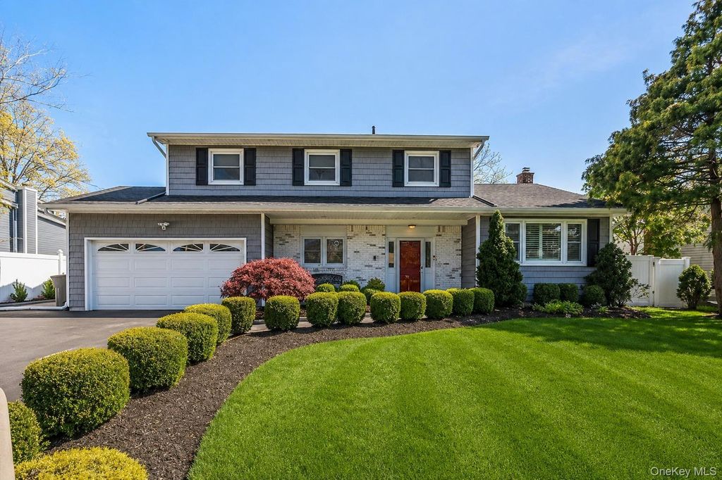 18 Eldorado Drive, East Northport, NY 11731