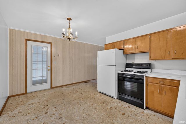 6021 W Merry Way Lane, Bloomington, IN 47404
