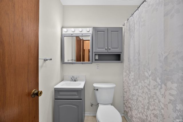6021 W Merry Way Lane, Bloomington, IN 47404
