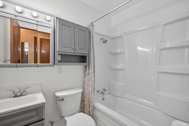 6021 W Merry Way Lane, Bloomington, IN 47404