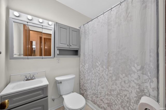 6021 W Merry Way Lane, Bloomington, IN 47404