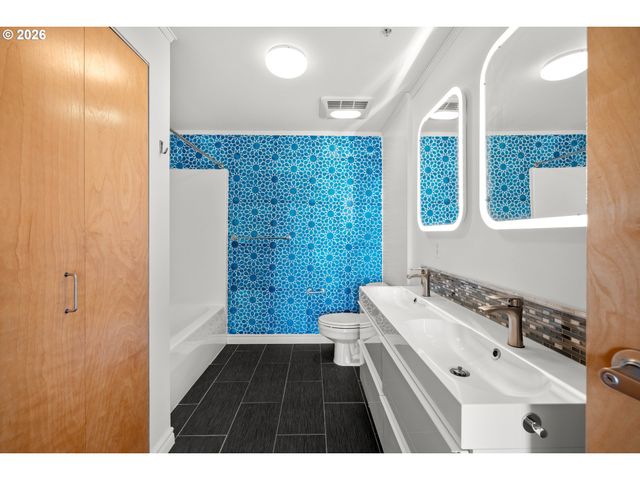 1420 Nw LOVEJOY St 406, Portland, OR 97209