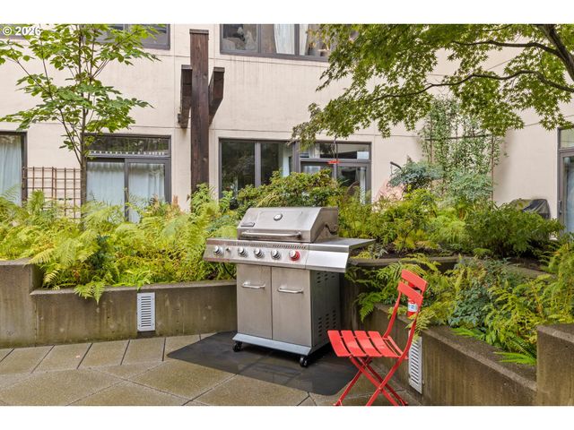 1420 Nw LOVEJOY St 406, Portland, OR 97209