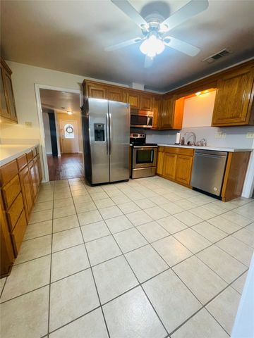 401 2nd Street, Lindsay, TX 76250