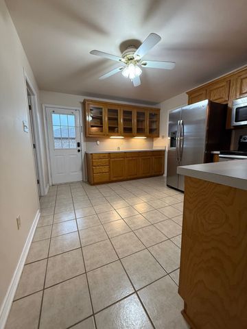 401 2nd Street, Lindsay, TX 76250