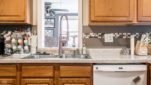 468 E 600 N, Fortville, IN 46040