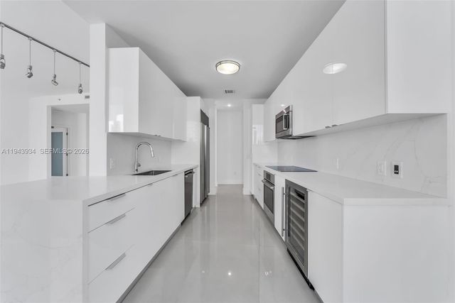 901 Brickell Key Blvd 3206, Miami, FL 33131