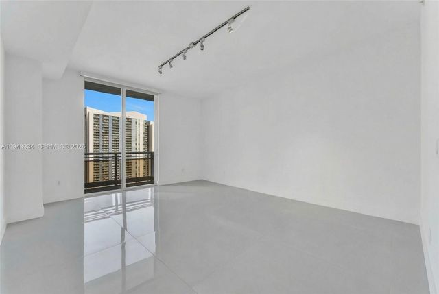 901 Brickell Key Blvd 3206, Miami, FL 33131