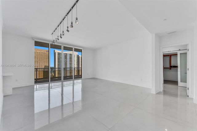 901 Brickell Key Blvd 3206, Miami, FL 33131