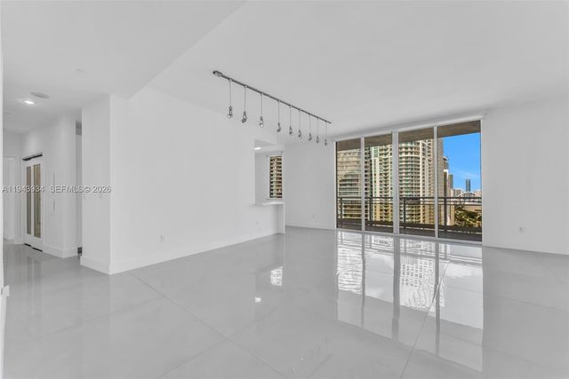 901 Brickell Key Blvd 3206, Miami, FL 33131
