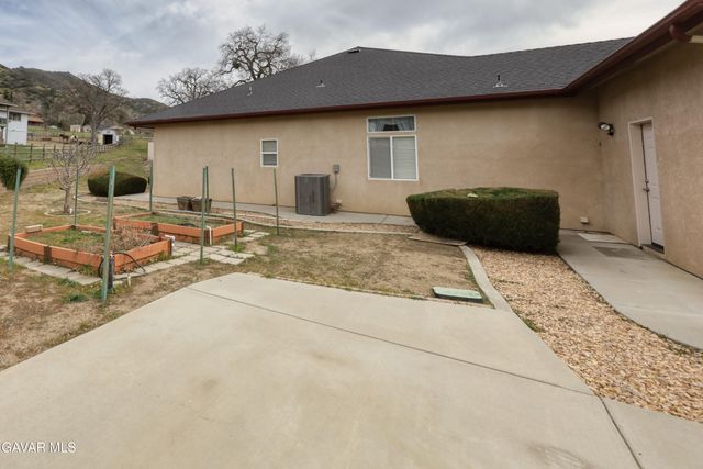 23780 Coyote Court, Tehachapi, CA 93561