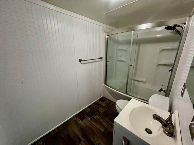 413 State Route 208, Pulaski Twp, PA 16140