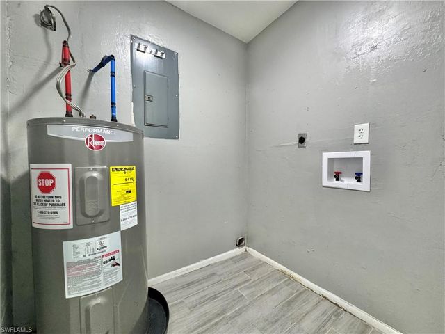 142 Harry AVE S, Lehigh Acres, FL 33973