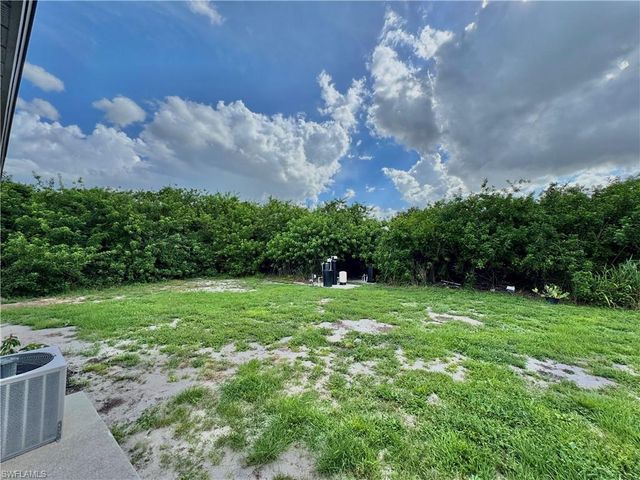 142 Harry AVE S, Lehigh Acres, FL 33973