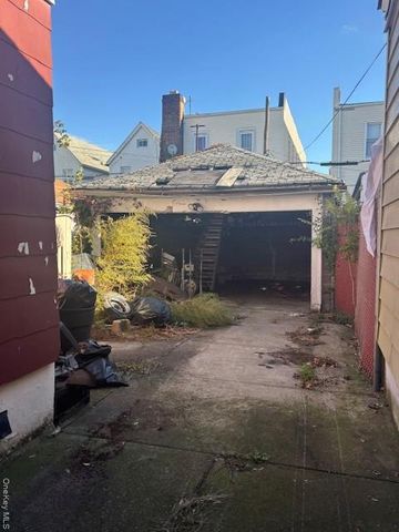 10431 113th Street, Richmond Hill S., NY 11419