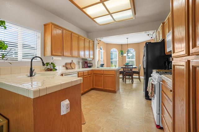 3231 Pocket Ave, Riverbank, CA 95367