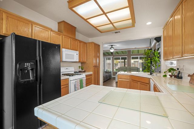 3231 Pocket Ave, Riverbank, CA 95367