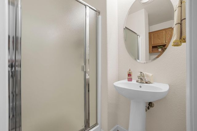 3231 Pocket Ave, Riverbank, CA 95367