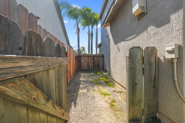 3231 Pocket Ave, Riverbank, CA 95367