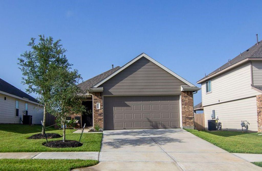 2919 Karin Crest Lane, Conroe, TX 77304
