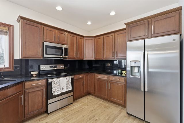 2815 44th St, Marion, IA 52302